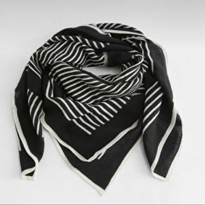 & Other Stories Lightweight Wool Scarf